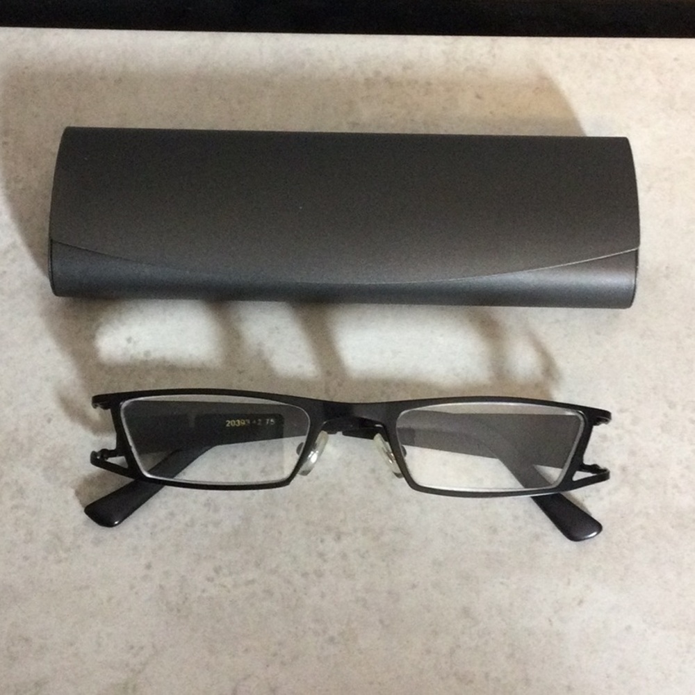 2.75 European Black Eyeglasses with Case